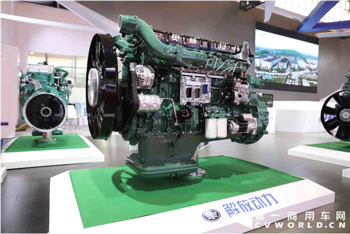 550馬力奧威CA6DM3發(fā)動(dòng)機(jī).png